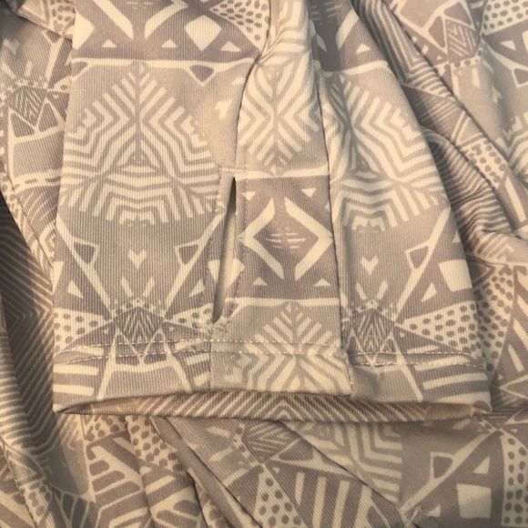 Mondetta long sleeved hooded geometric print stretchy exercise top w/ pockets; M - Picture 6 of 9